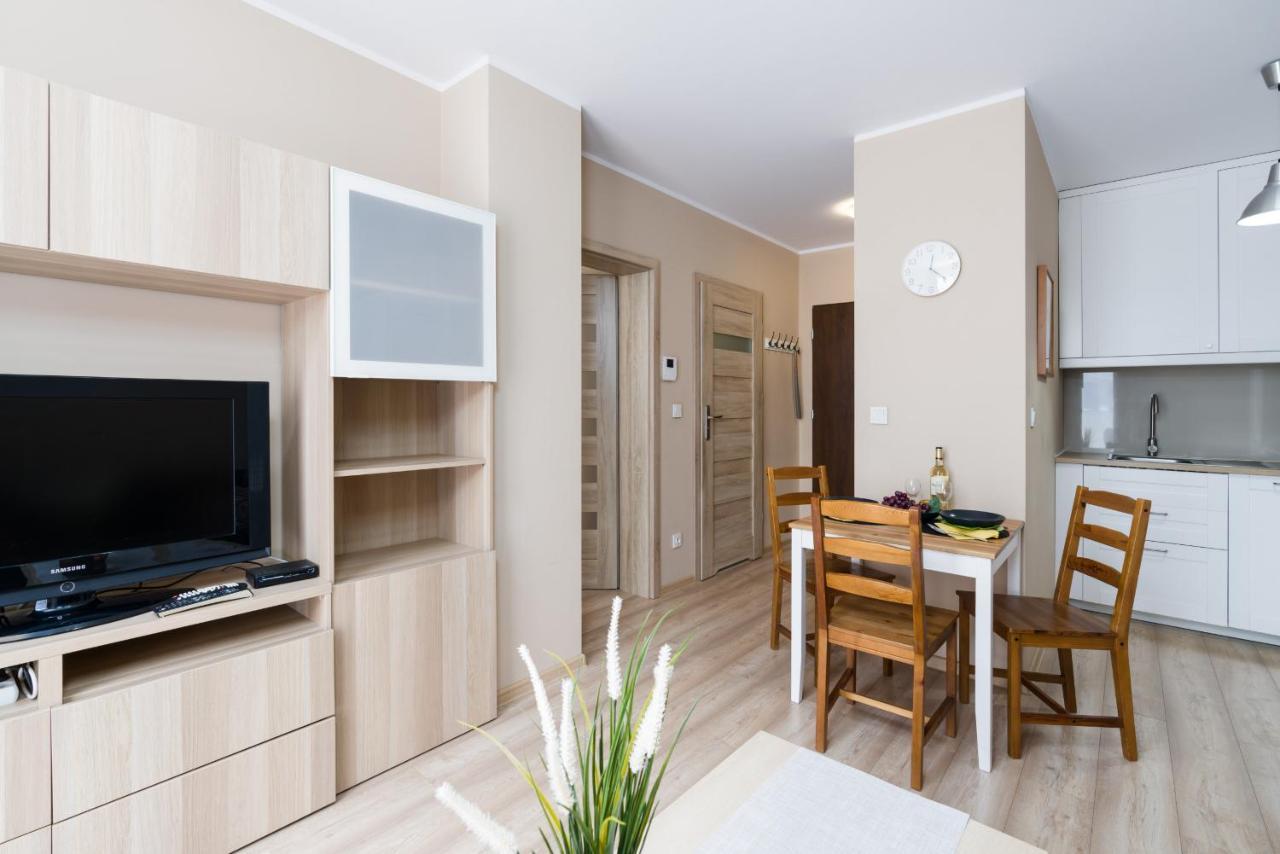 Czarnieckiego Apartment With Balcony Poznan By Noclegi Renters Luaran gambar
