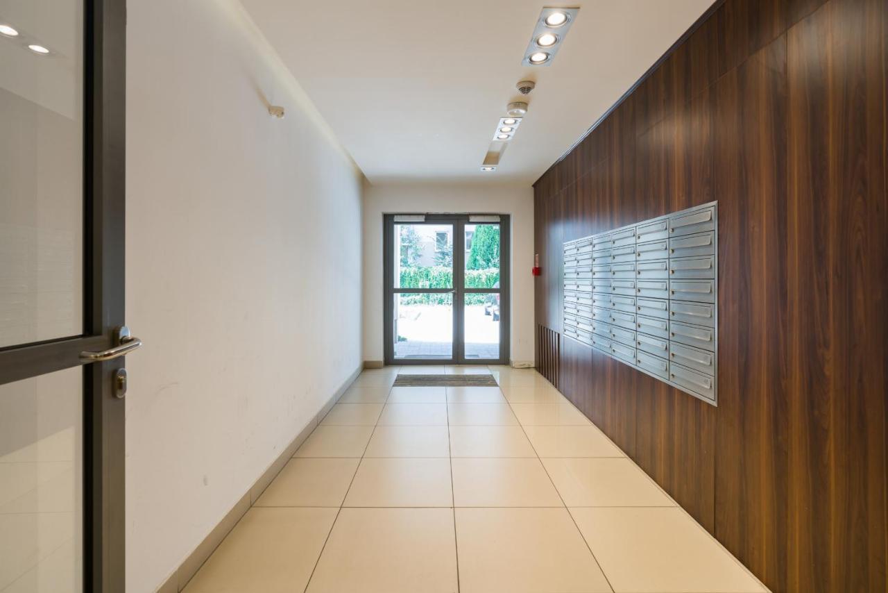 Czarnieckiego Apartment With Balcony Poznan By Noclegi Renters Luaran gambar